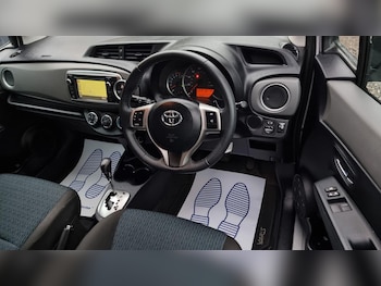 Used Toyota Yaris 2011 for sale - 78273770: Photo