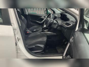 Used Peugeot 2008 2016 for sale - 79858941: Photo