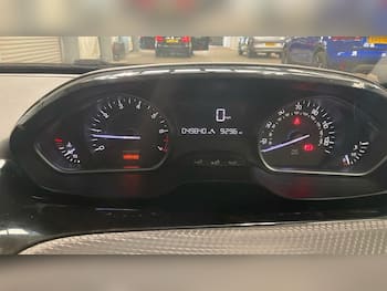 Used Peugeot 2008 2016 for sale - 79858941: Photo