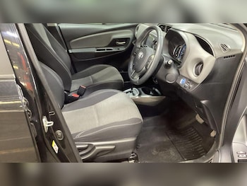 Used Toyota Yaris 2015 for sale - 78296545: Photo