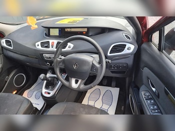 Used Renault Grand Scenic 2010 for sale - 78360069: Photo