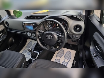 Used Toyota Yaris 2019 for sale - 78273912: Photo