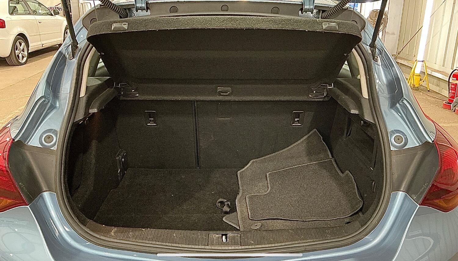 Used Vauxhall Astra 2010 for sale - 76793664: Photo 11