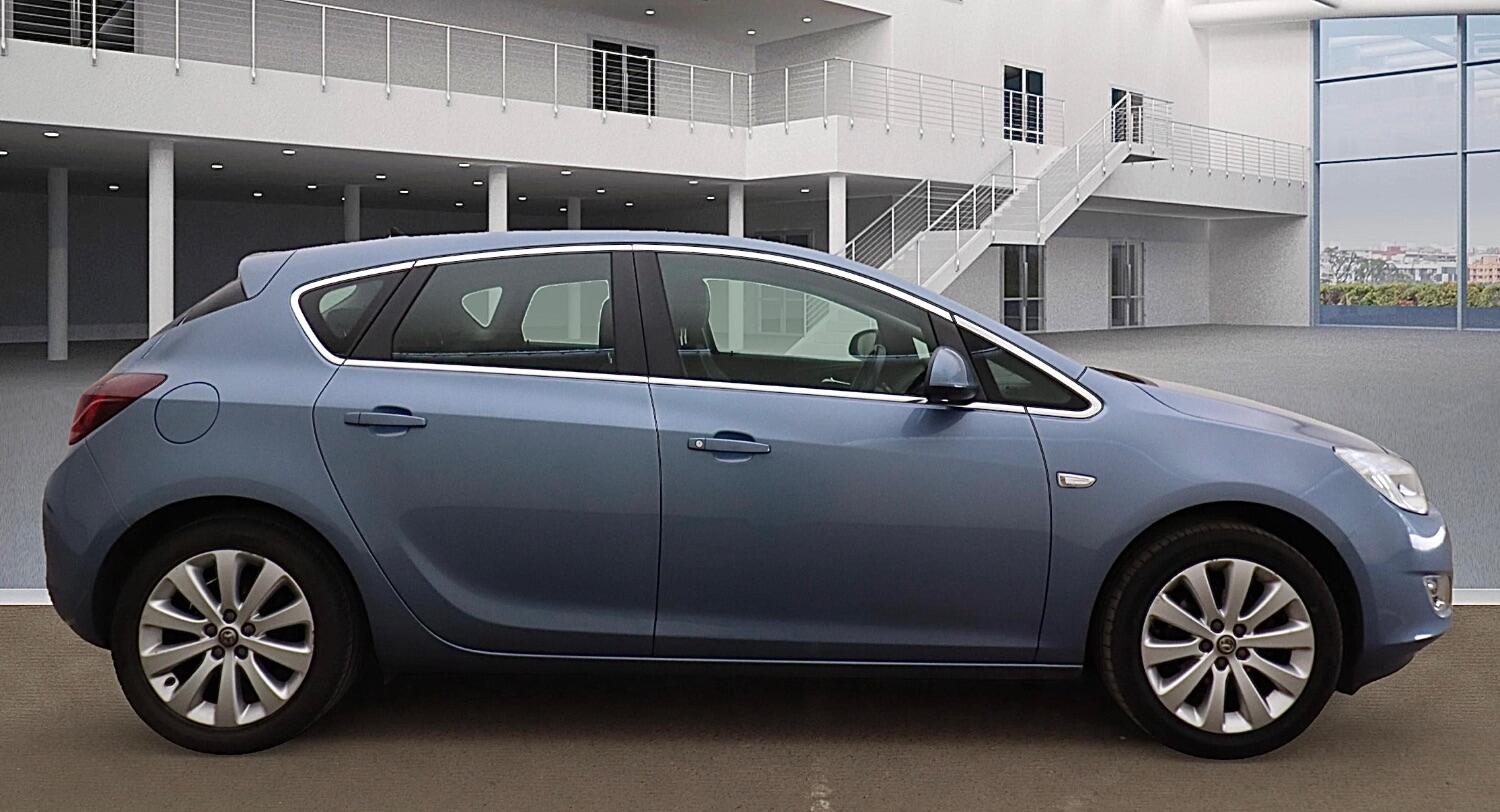 Used Vauxhall Astra 2010 for sale - 76793664: Photo 2