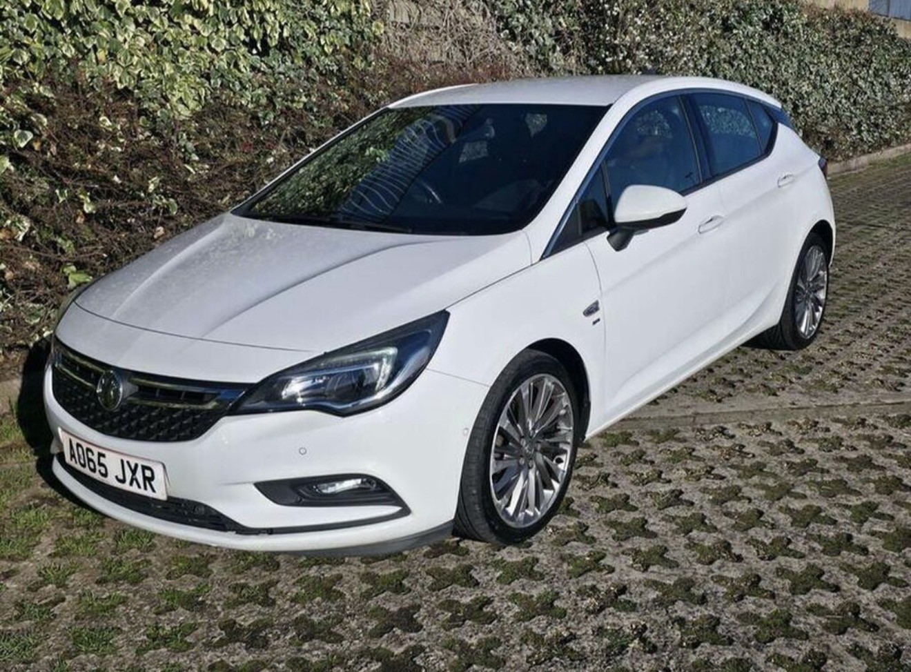 Used Vauxhall Astra 2015 for sale - 77701098: Photo 2
