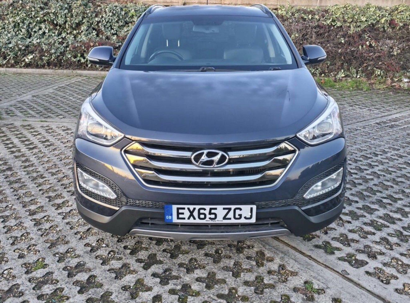 Used Hyundai Santa Fe 2015 for sale - 77697492: Photo 2