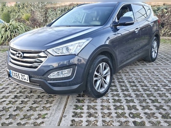 Used Hyundai Santa Fe 2015 for sale - 77697492: Photo