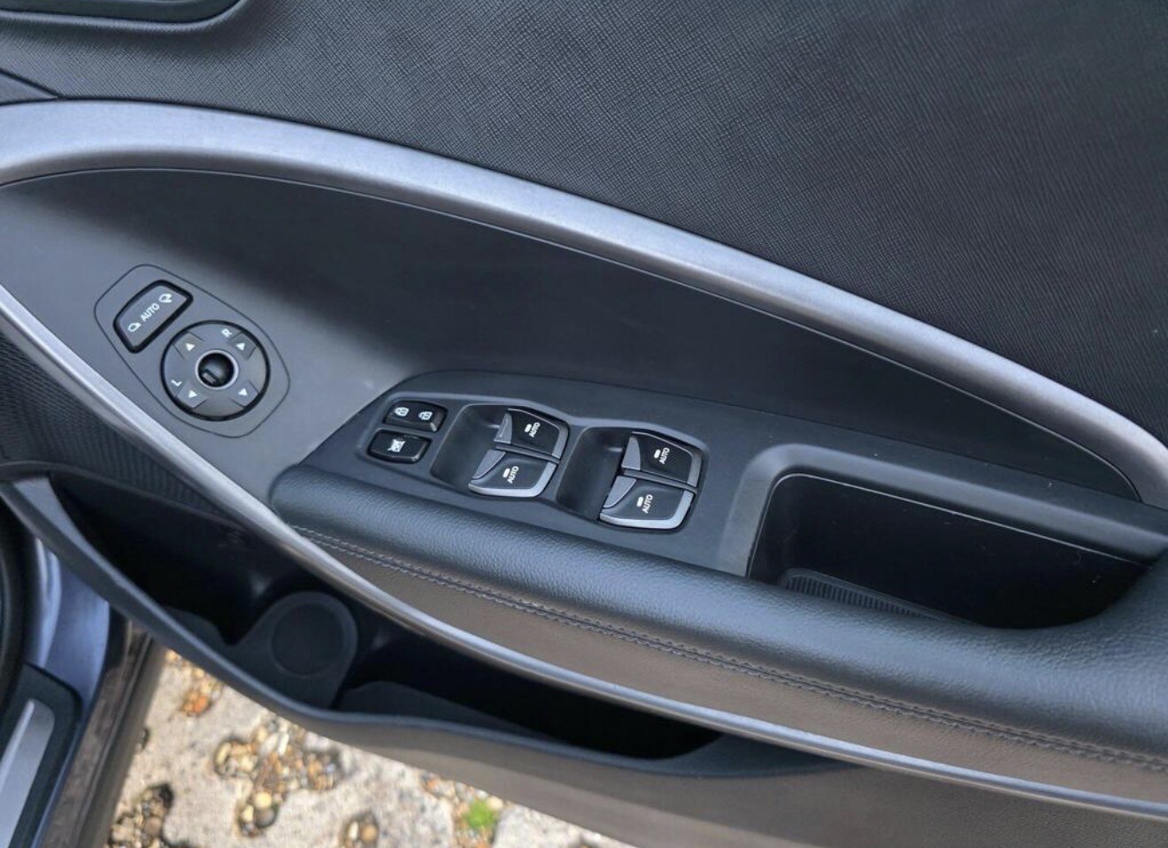 Used Hyundai Santa Fe 2015 for sale - 77697492: Photo 49