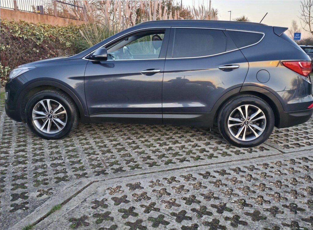 Used Hyundai Santa Fe 2015 for sale - 77697492: Photo 9