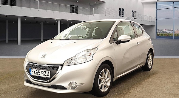 Used Peugeot 208 2015 for sale - 75428760: Photo 2