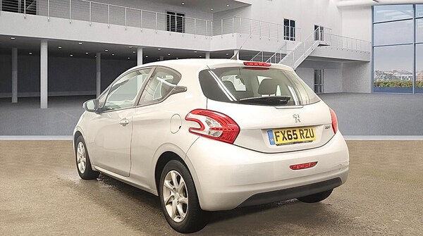 Used Peugeot 208 2015 for sale - 75428760: Photo 6