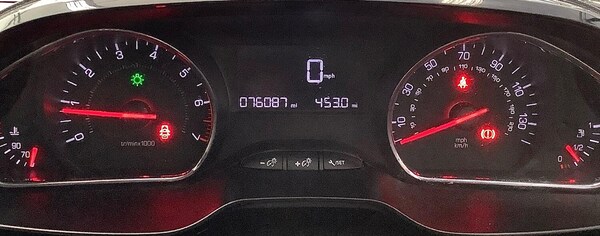 Used Peugeot 208 2015 for sale - 75428760: Photo 8