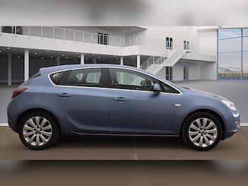 Used Vauxhall Astra 2010 for sale - 77697496: Photo