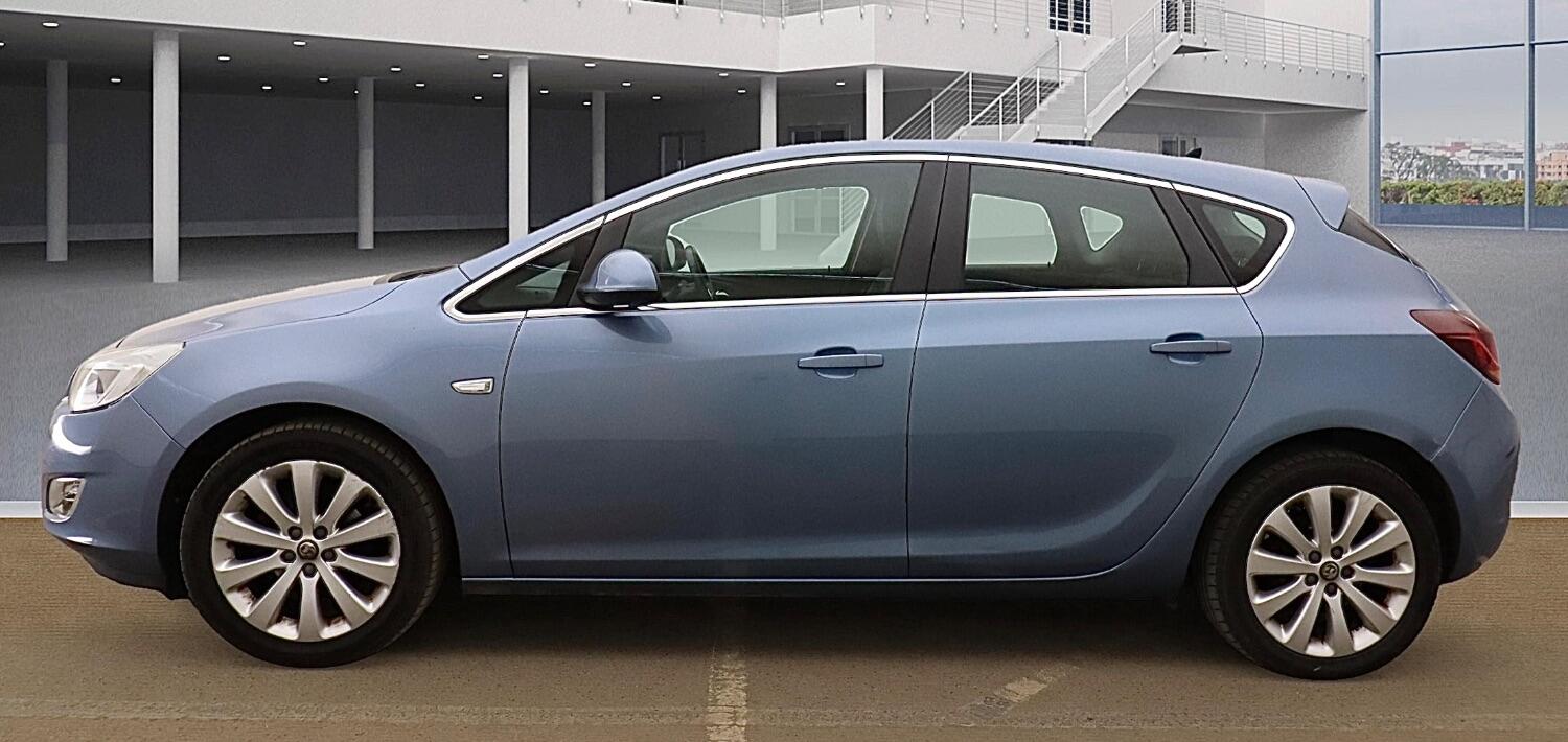 Used Vauxhall Astra 2010 for sale - 77697496: Photo 5