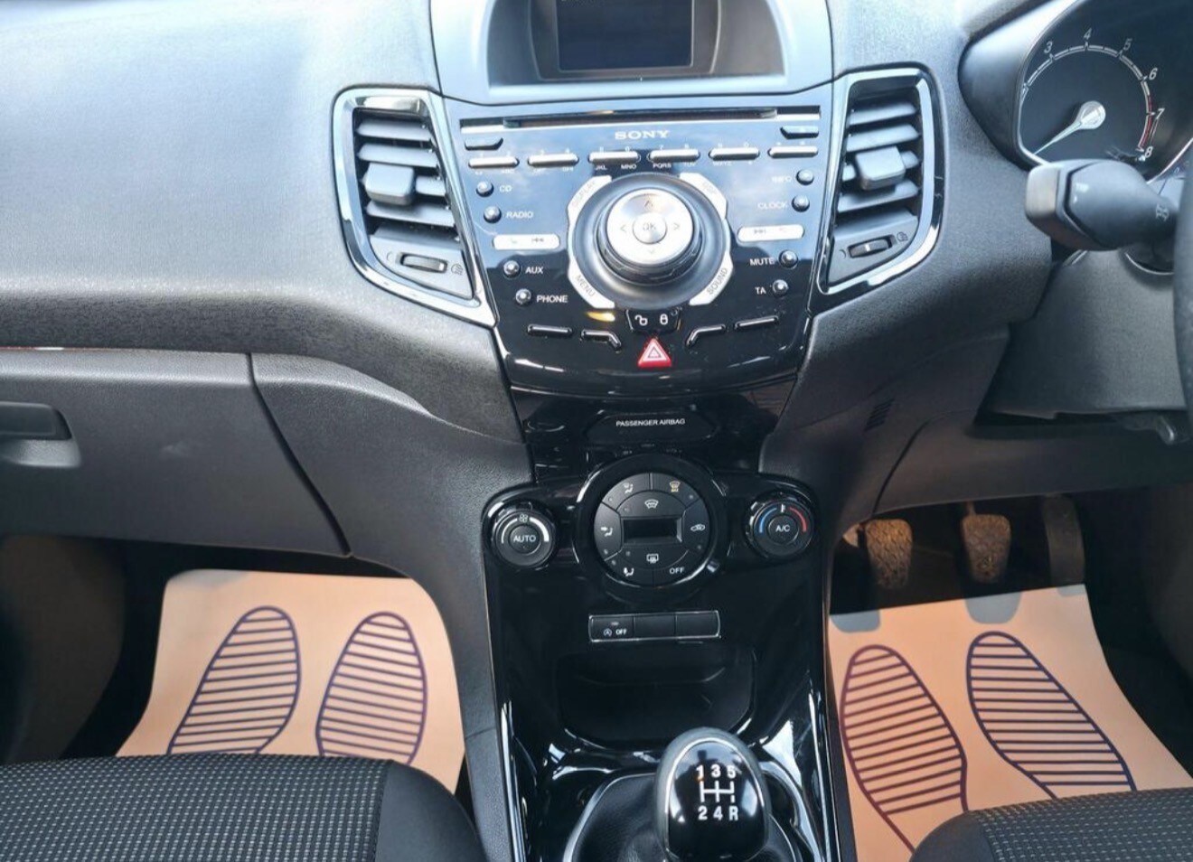 Used Ford Fiesta 2017 for sale - 77742897: Photo 32