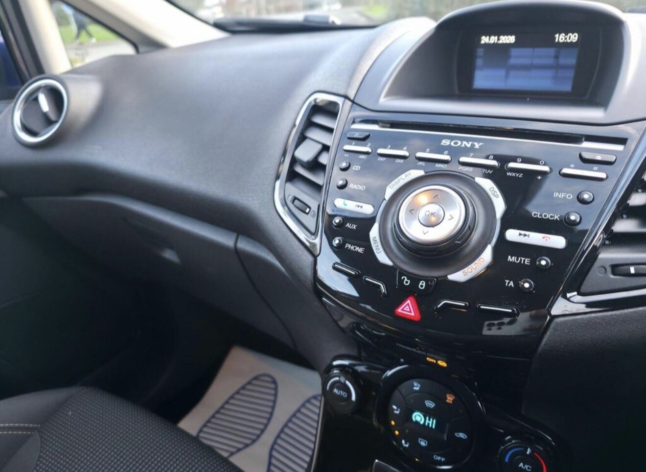 Used Ford Fiesta 2017 for sale - 77742897: Photo 34