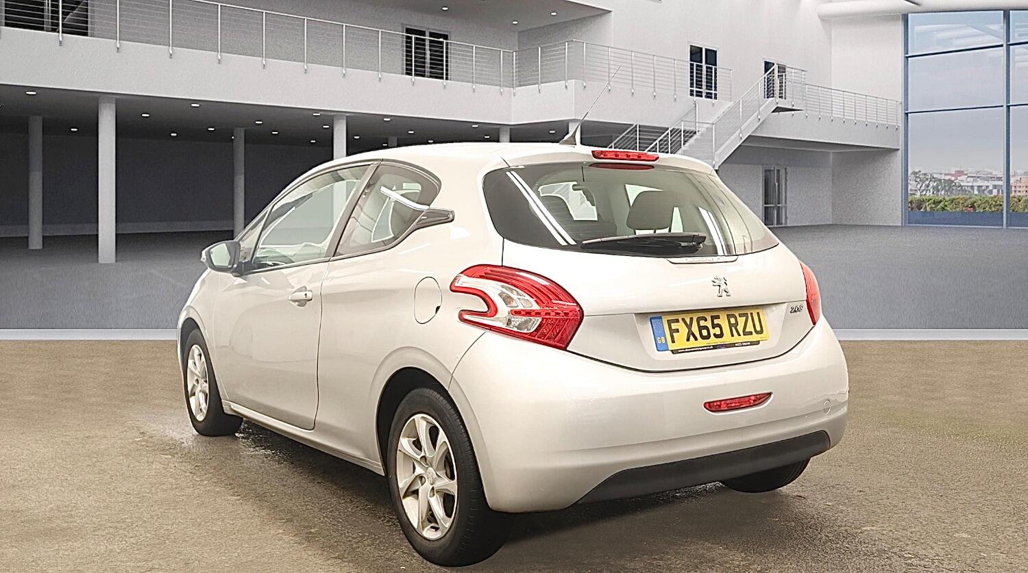 Used Peugeot 208 2015 for sale - 76793596: Photo 6