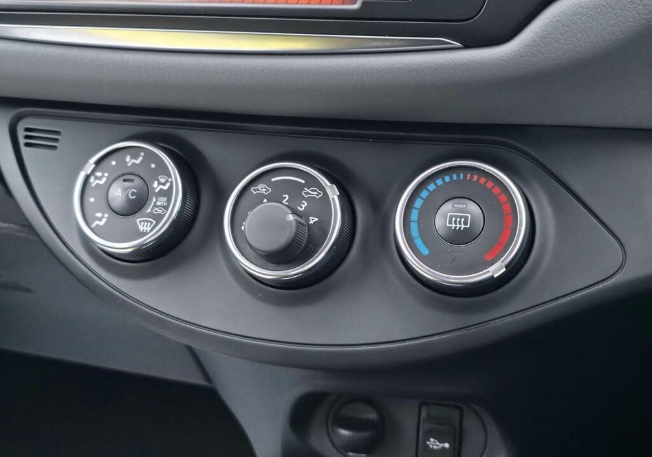 Used Toyota Yaris 2014 for sale - 77697490: Photo 23