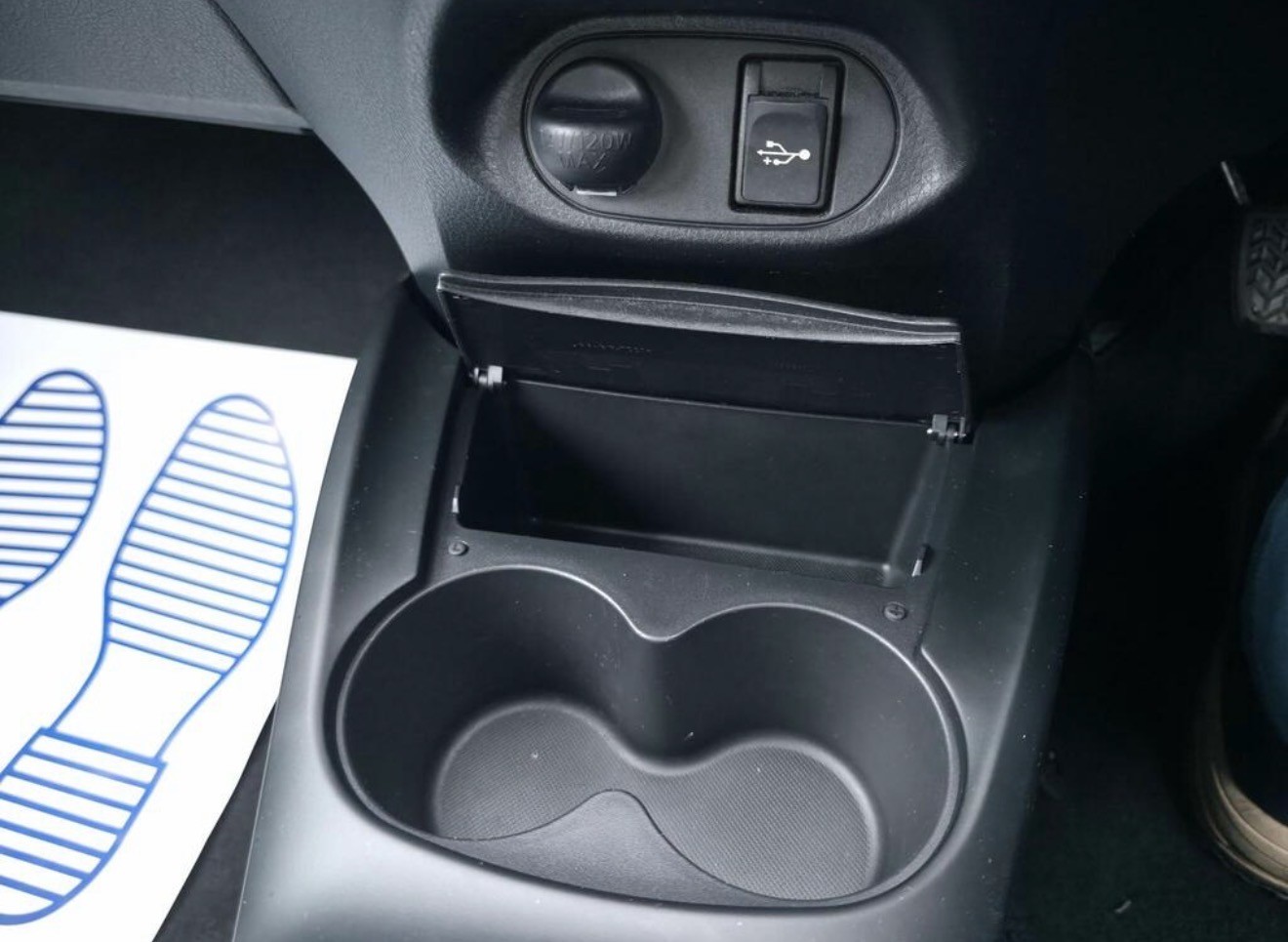 Used Toyota Yaris 2014 for sale - 77697490: Photo 25