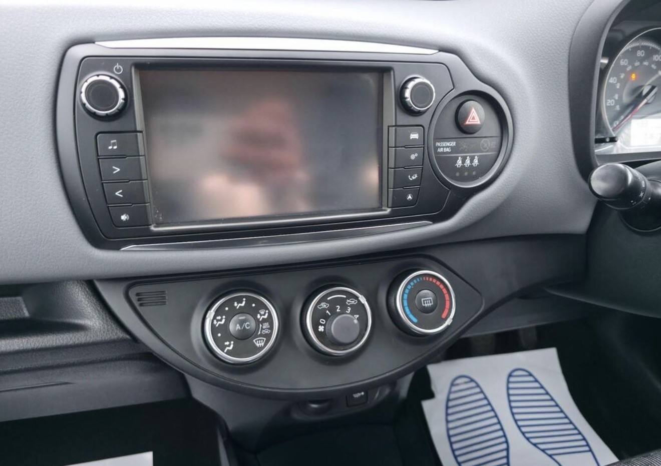 Used Toyota Yaris 2014 for sale - 77697490: Photo 27