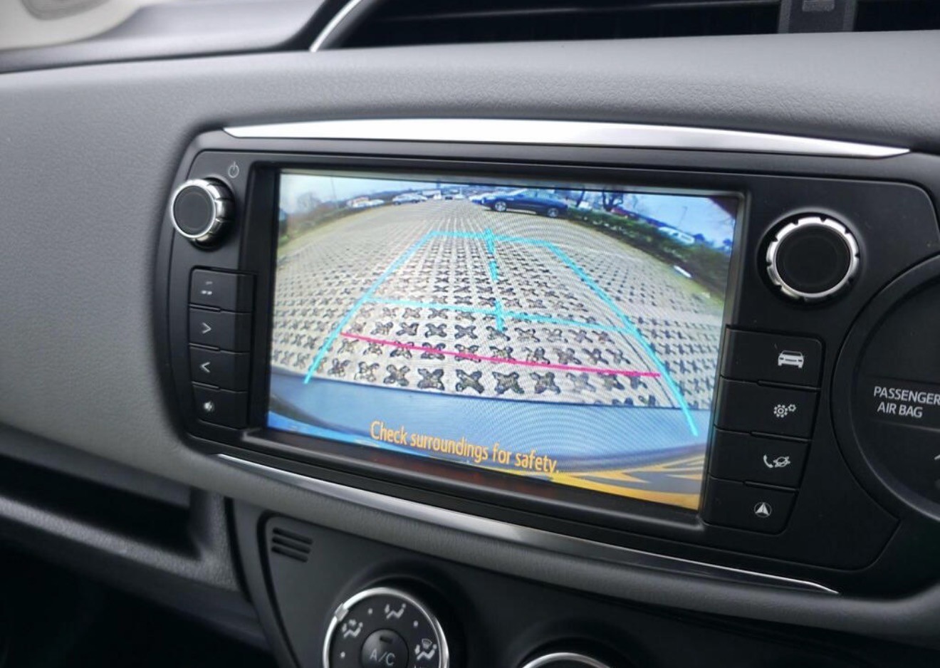 Used Toyota Yaris 2014 for sale - 77697490: Photo 29