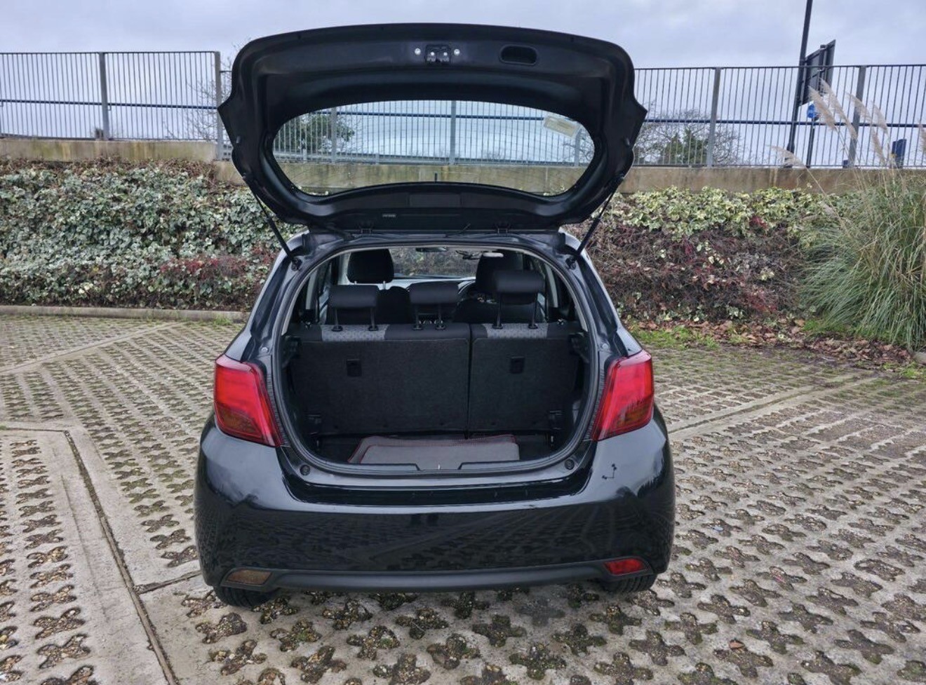 Used Toyota Yaris 2014 for sale - 77697490: Photo 31