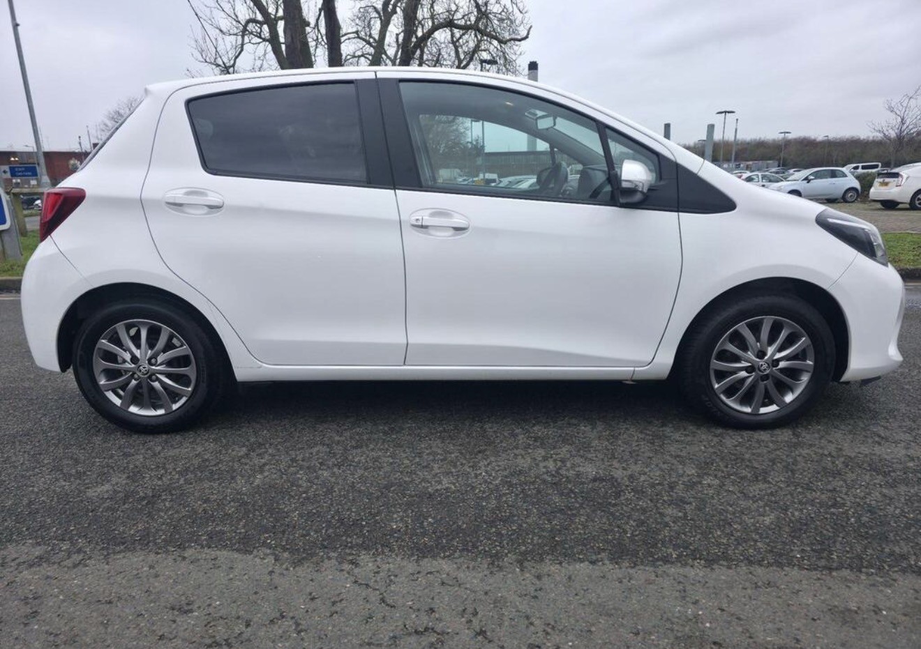 Used Toyota Yaris 2016 for sale - 77697489: Photo 17