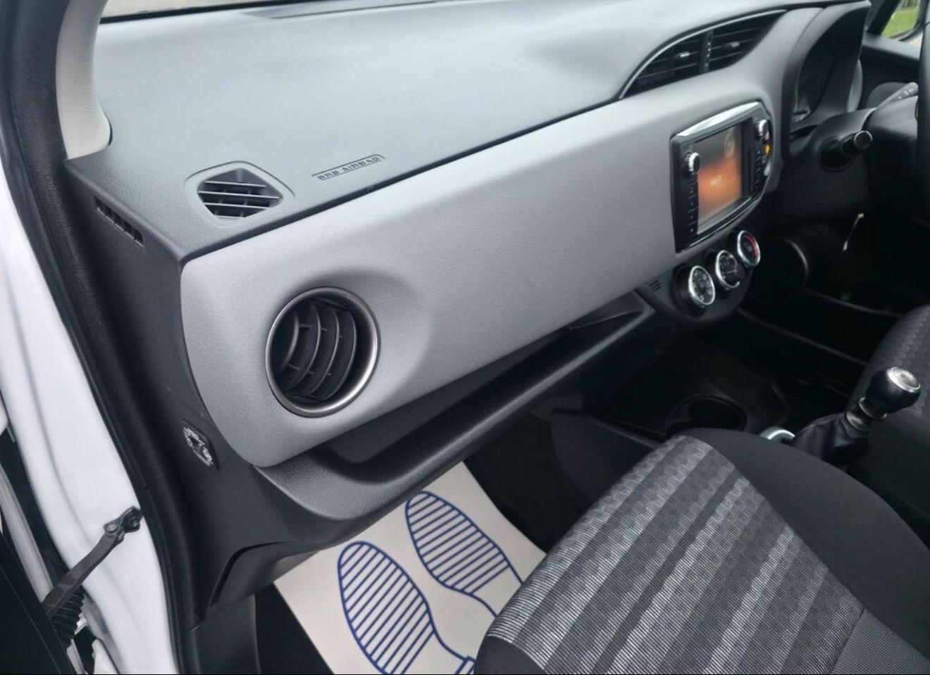 Used Toyota Yaris 2016 for sale - 77697489: Photo 20