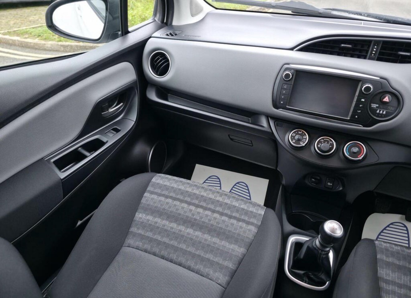 Used Toyota Yaris 2016 for sale - 77697489: Photo 21