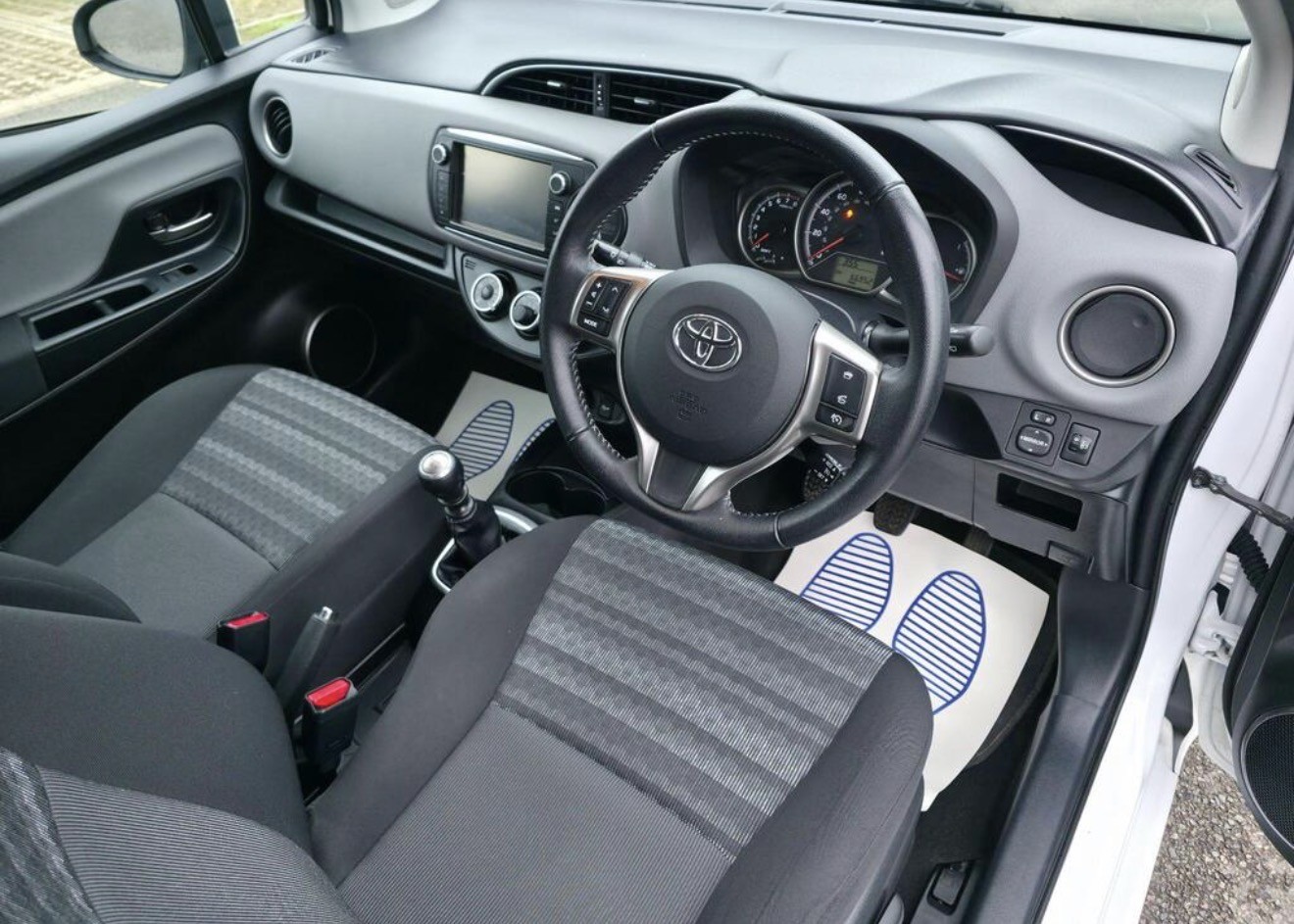 Used Toyota Yaris 2016 for sale - 77697489: Photo 24