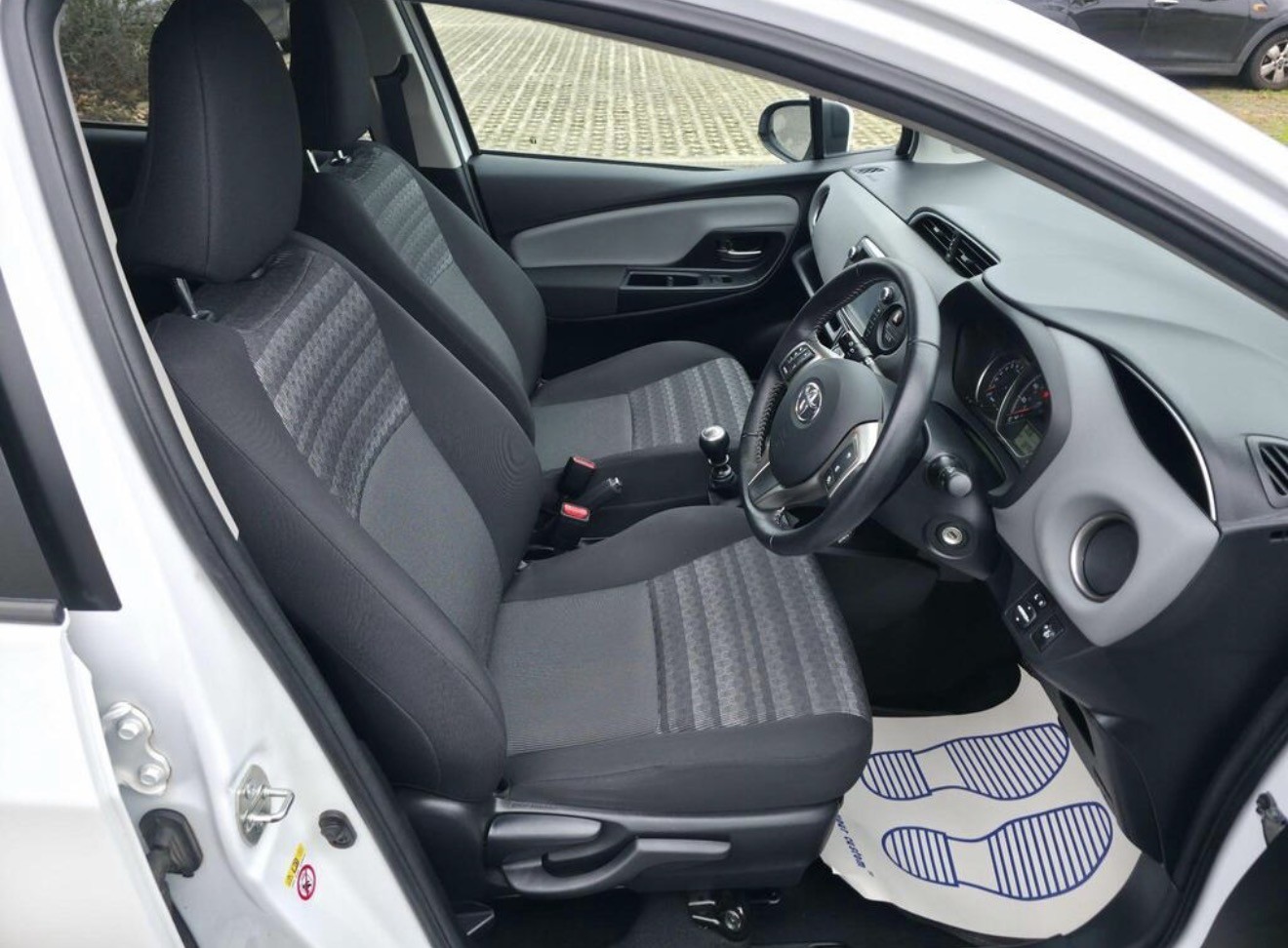 Used Toyota Yaris 2016 for sale - 77697489: Photo 26