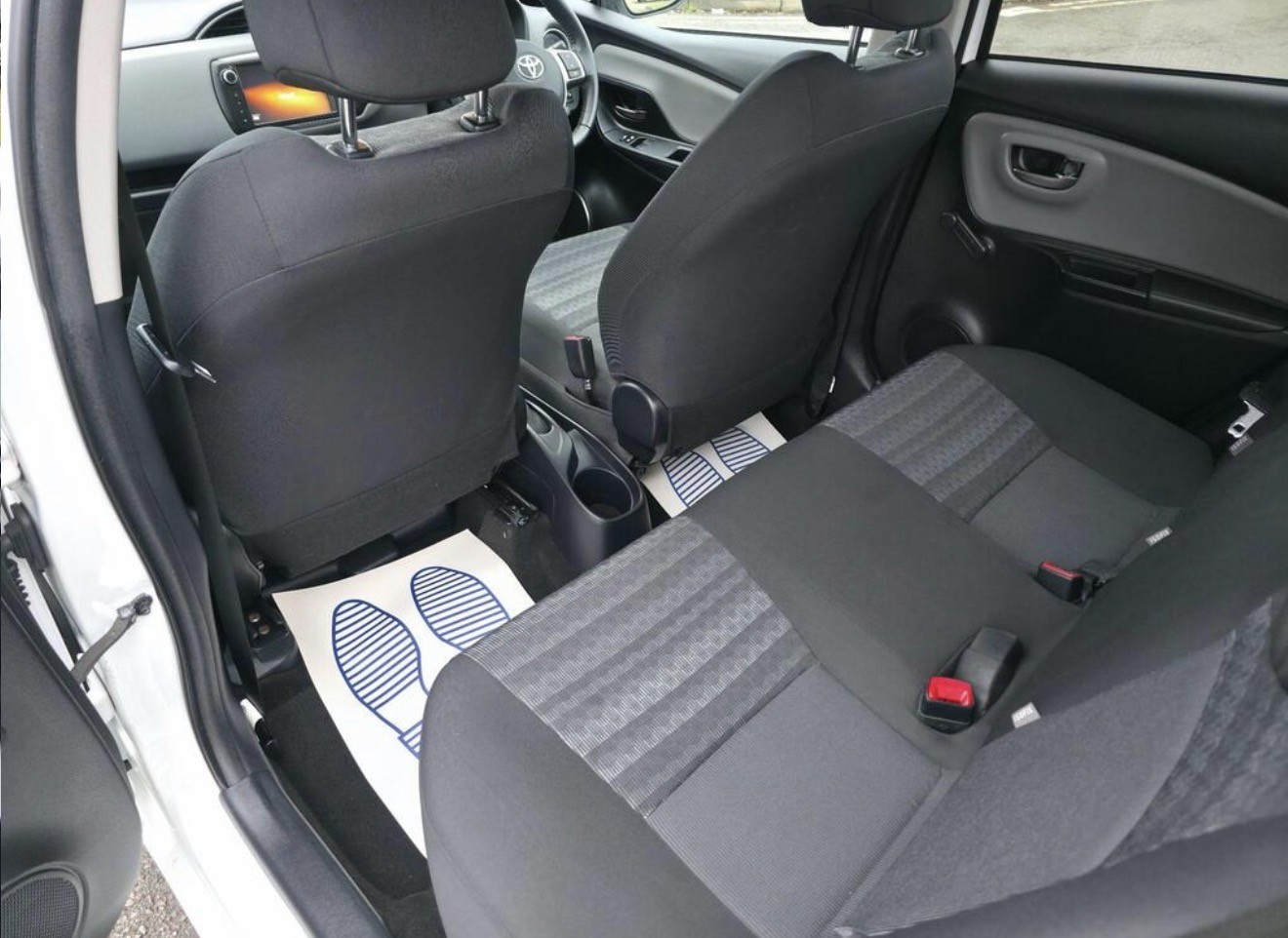 Used Toyota Yaris 2016 for sale - 77697489: Photo 27