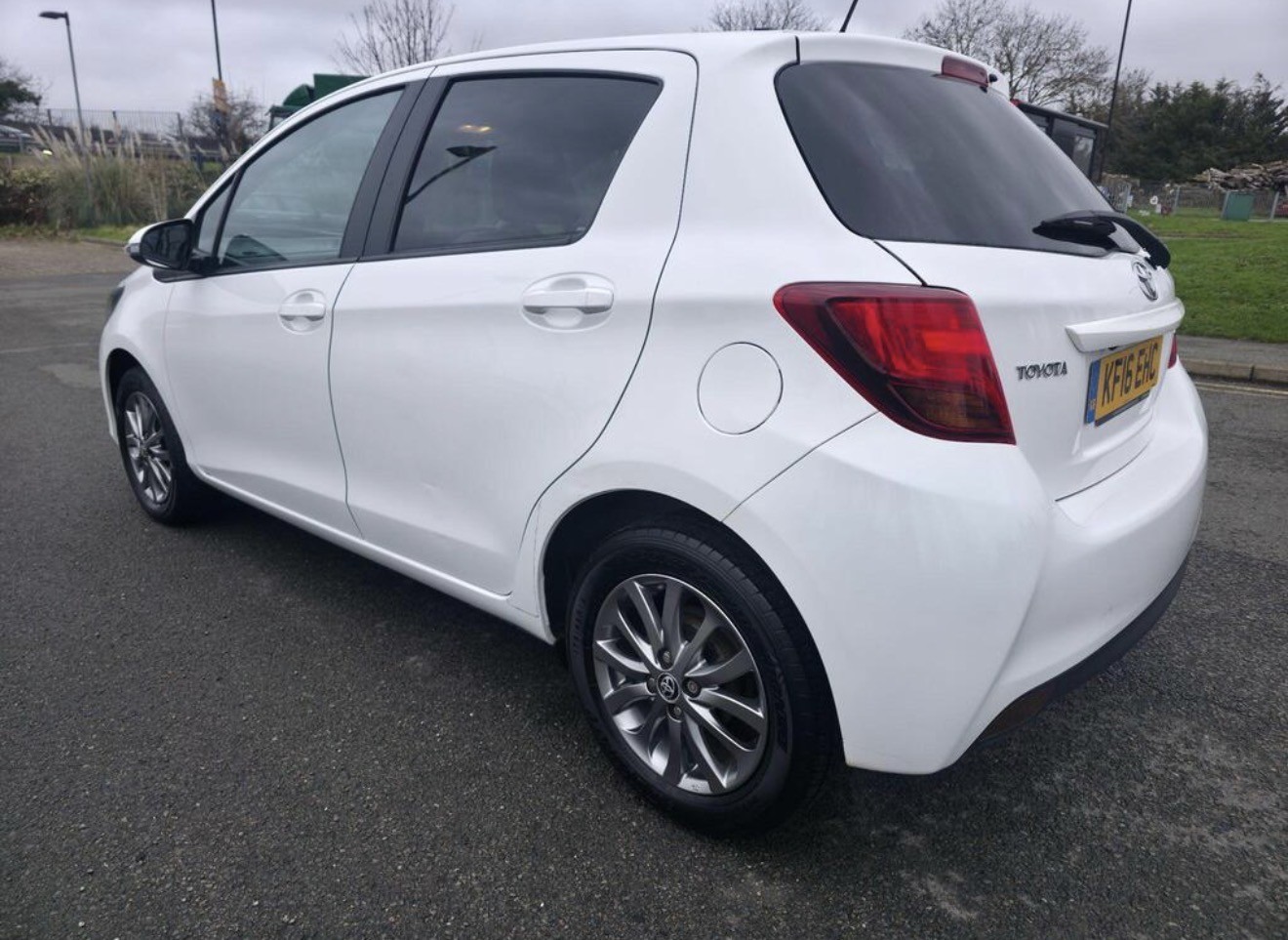 Used Toyota Yaris 2016 for sale - 77697489: Photo 4
