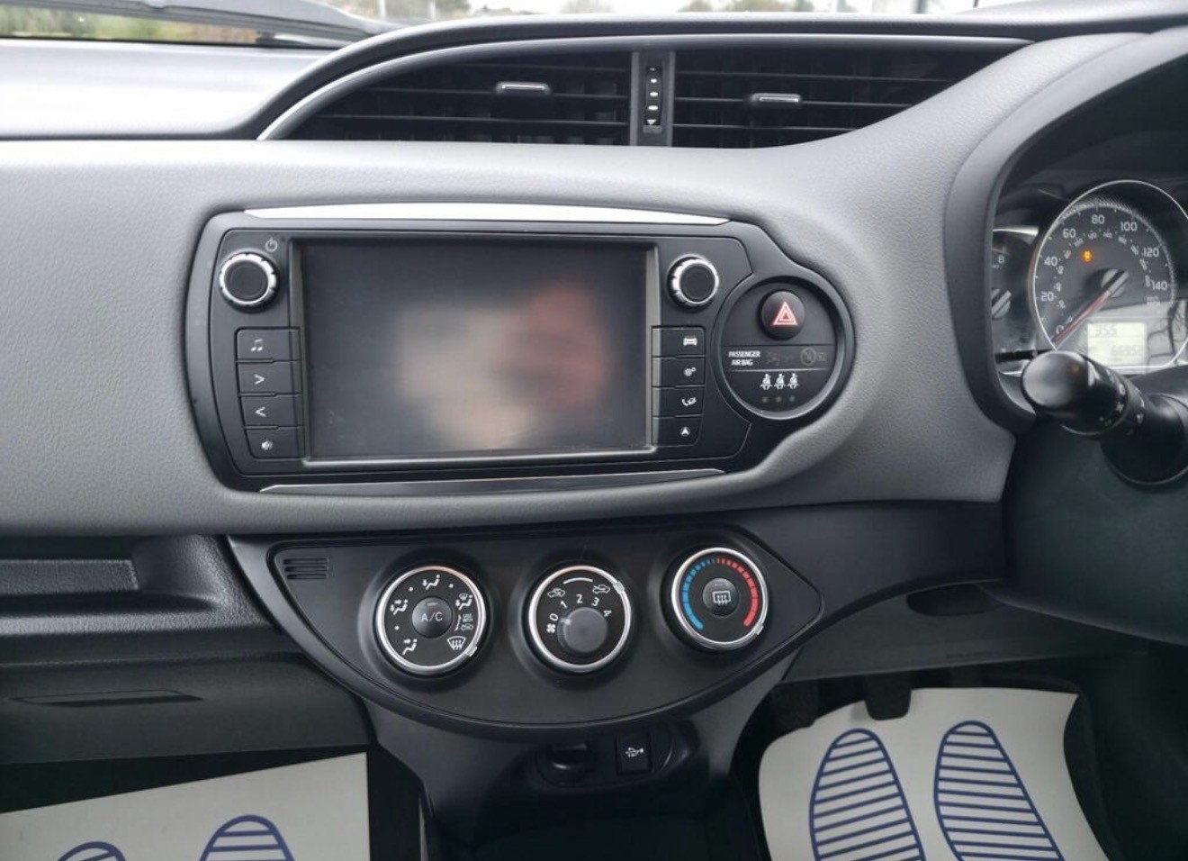 Used Toyota Yaris 2016 for sale - 77697489: Photo 44