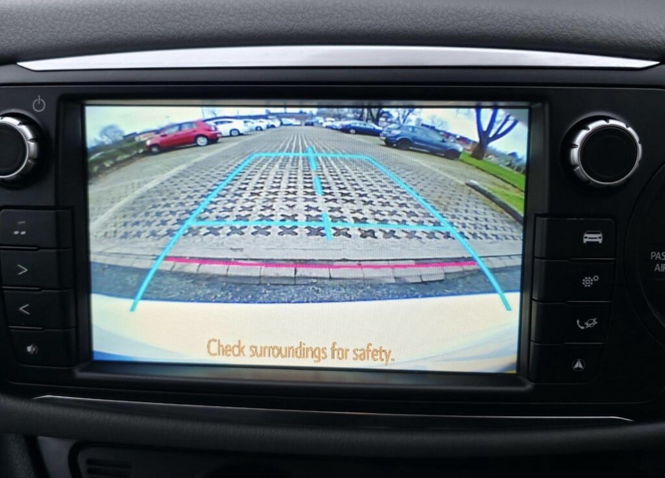 Used Toyota Yaris 2016 for sale - 77697489: Photo 46