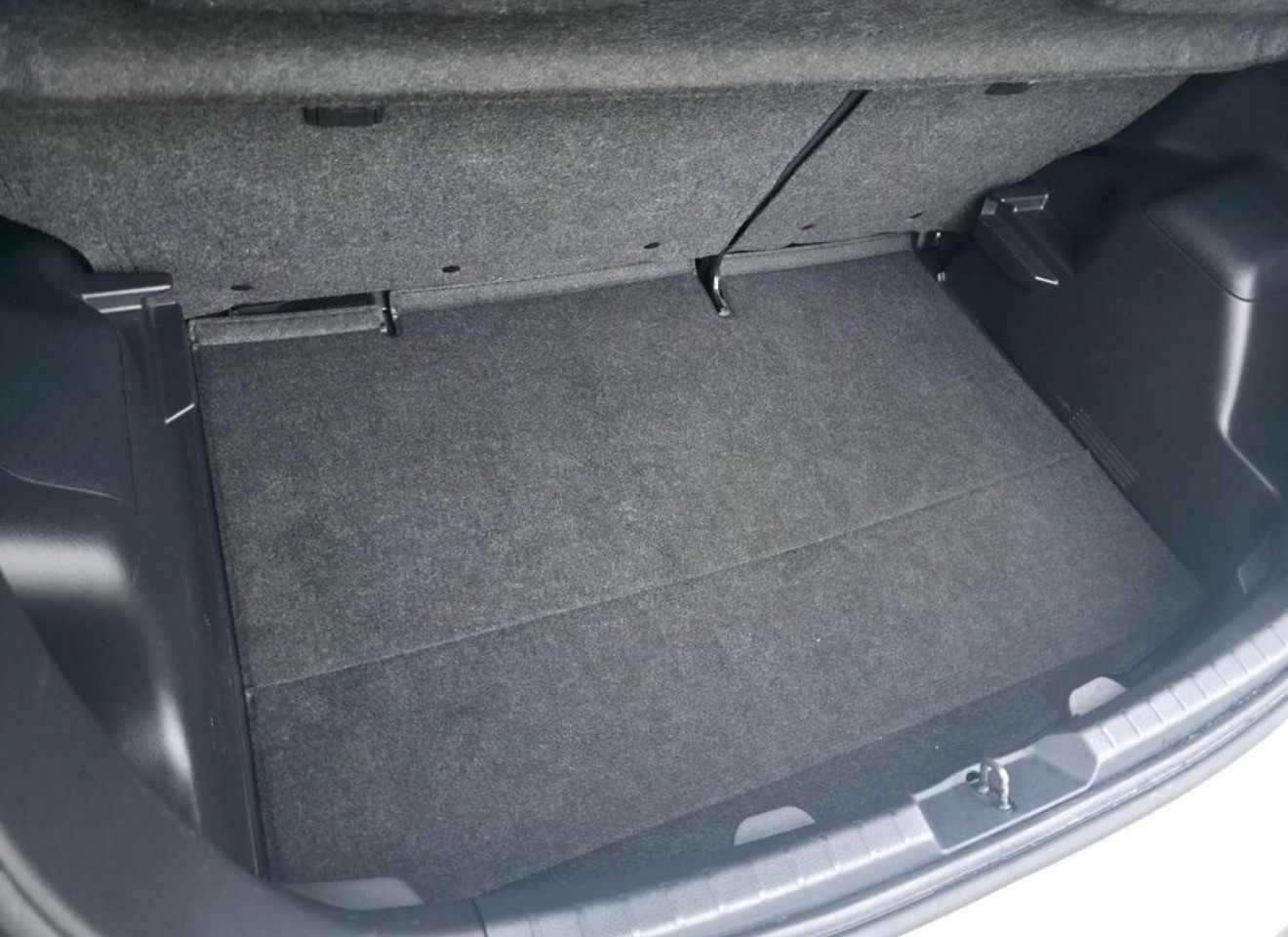 Used Toyota Yaris 2016 for sale - 77697489: Photo 49