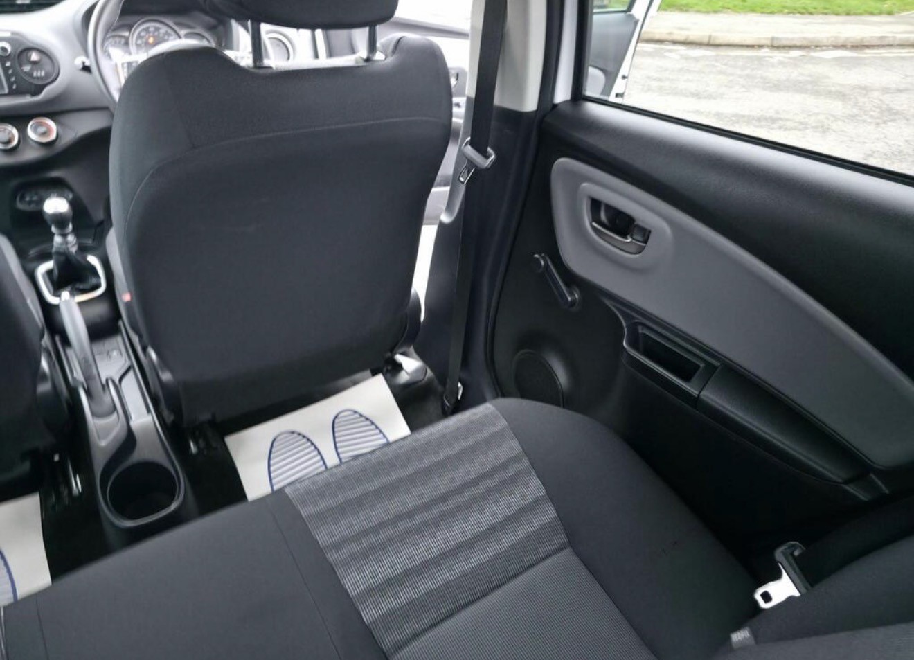 Used Toyota Yaris 2016 for sale - 77697489: Photo 52