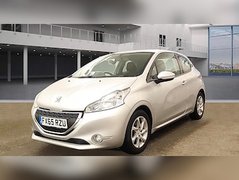 Used Peugeot 208 2015 for sale - 77707330: Photo