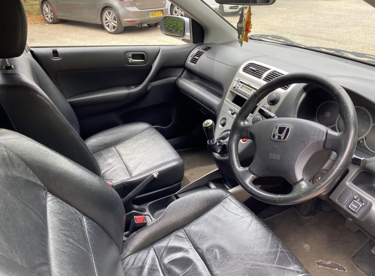 Used Honda Civic 2004 for sale - 76793663: Photo 8