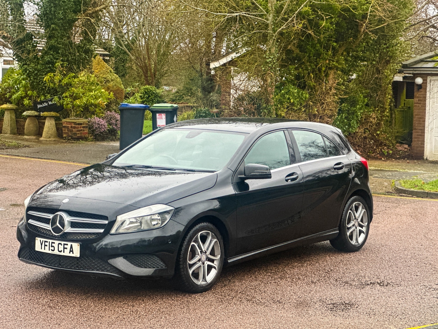 Used Mercedes-Benz A-Class 2015 for sale - 77628752: Photo 2