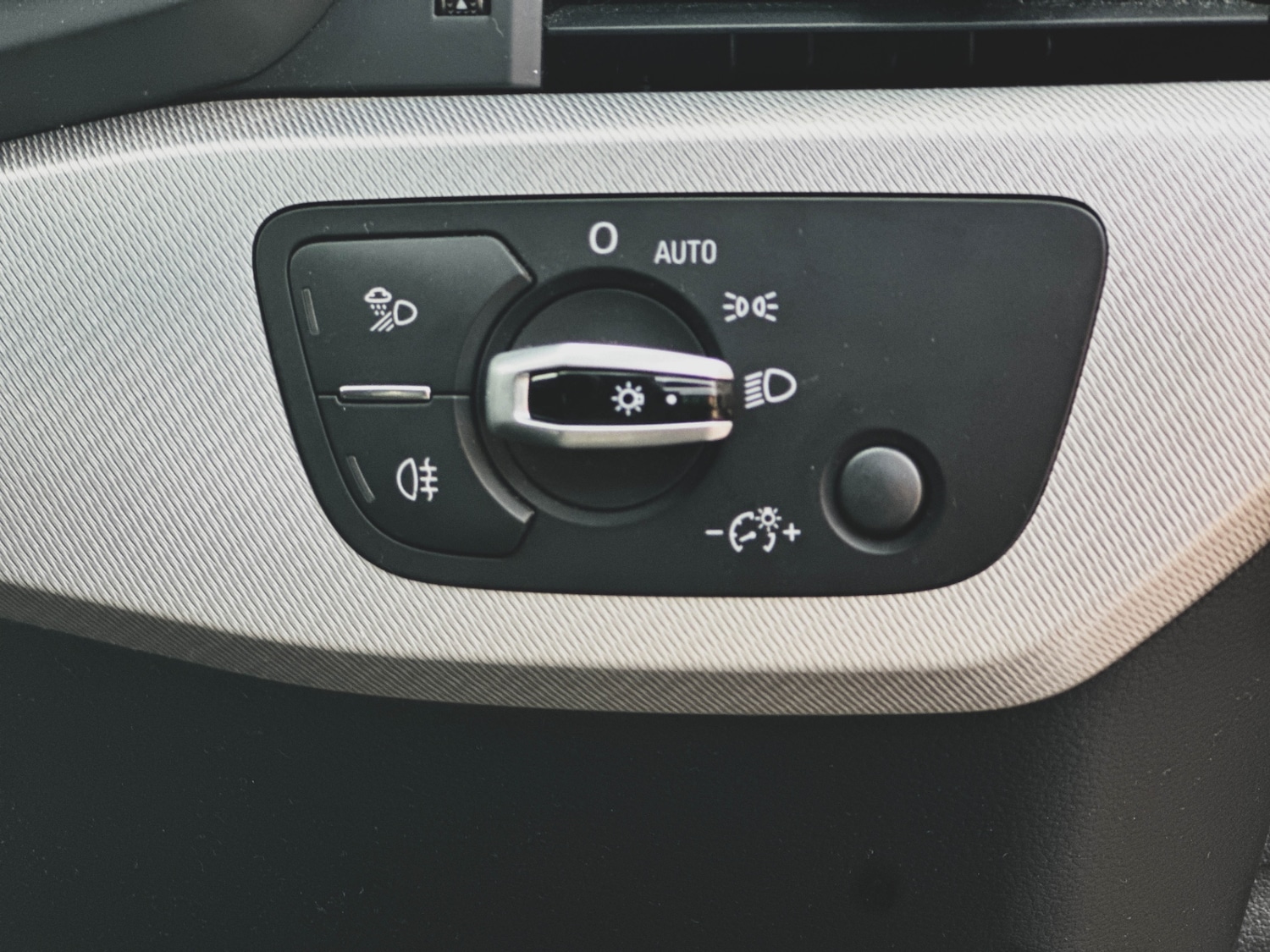 Used Audi A4 2016 for sale - 77970789: Photo 14