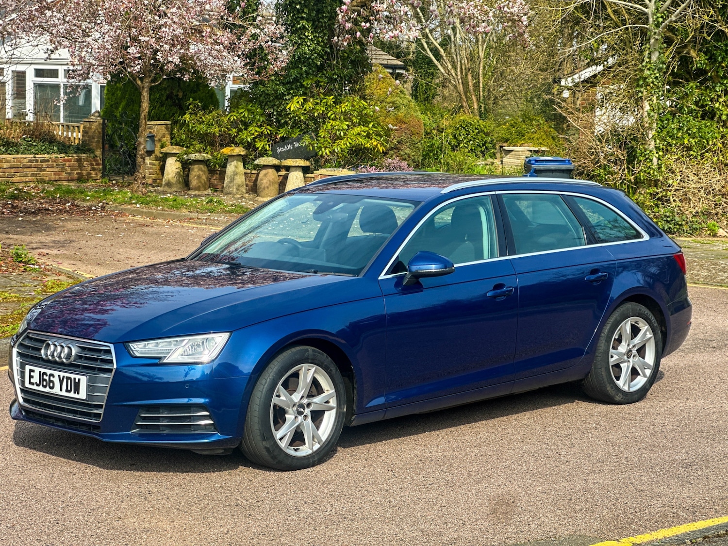 Used Audi A4 2016 for sale - 77970789: Photo 2