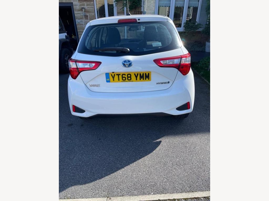 Used Toyota Yaris 2018 for sale - 77628870: Photo 2