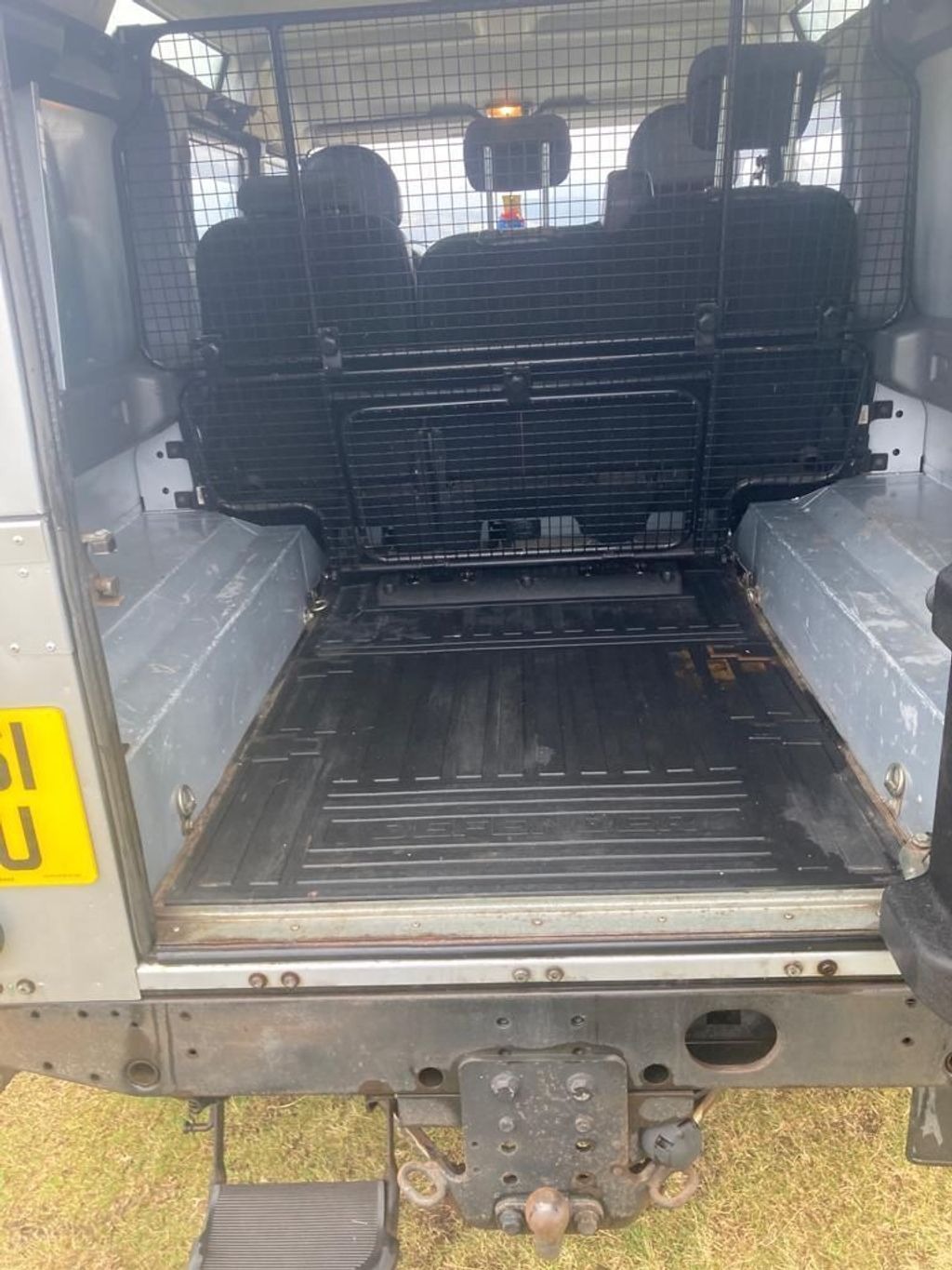 Used Land Rover Defender 2011 for sale - 77629718: Photo 6