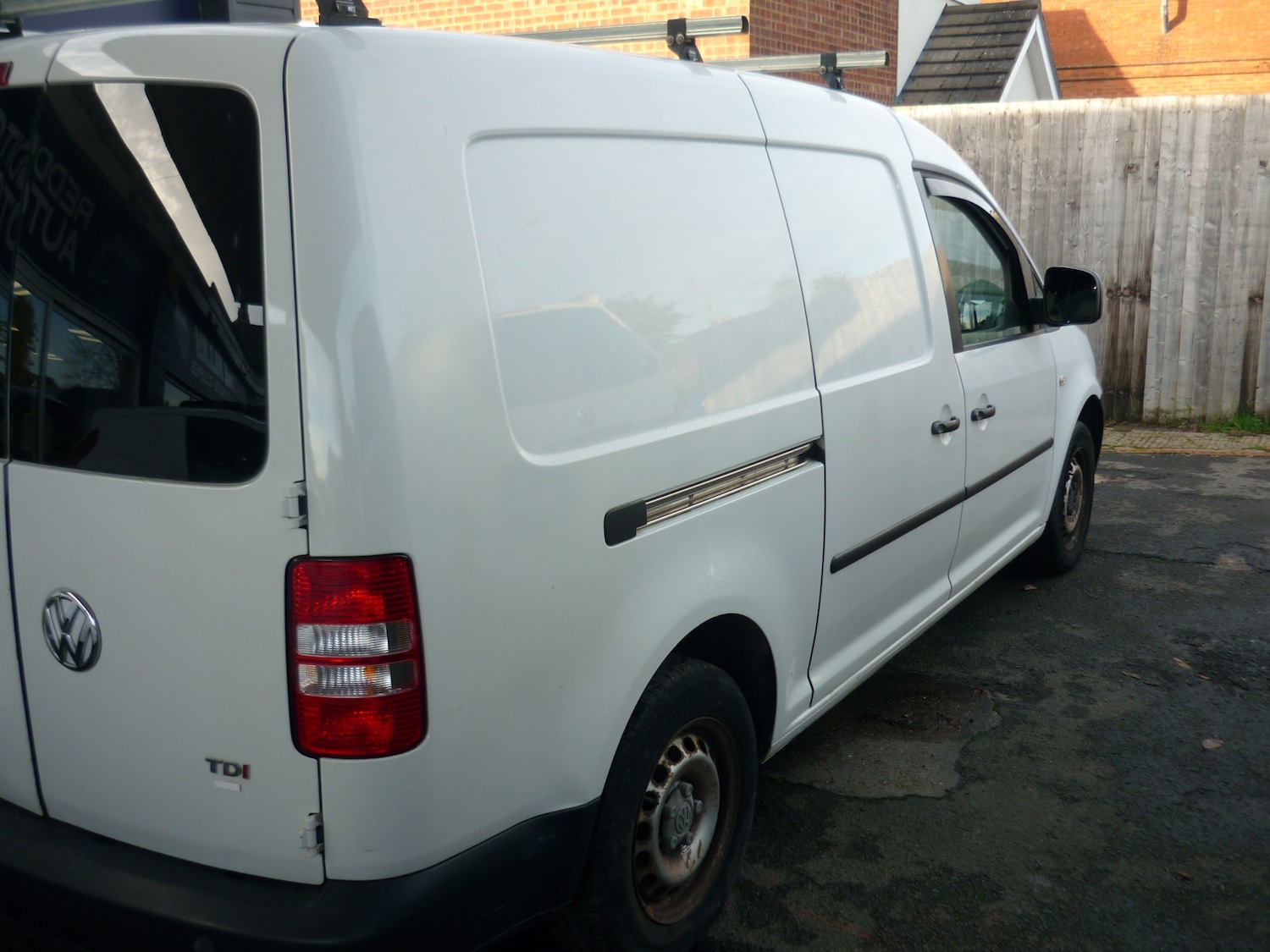 Used Volkswagen Caddy Maxi 2011 for sale - 76576416: Photo 5