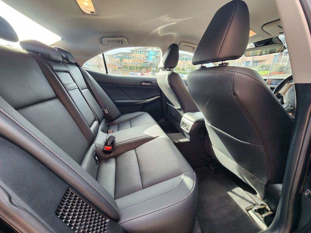 Used Lexus IS 2018 for sale - 77629436: Photo 13