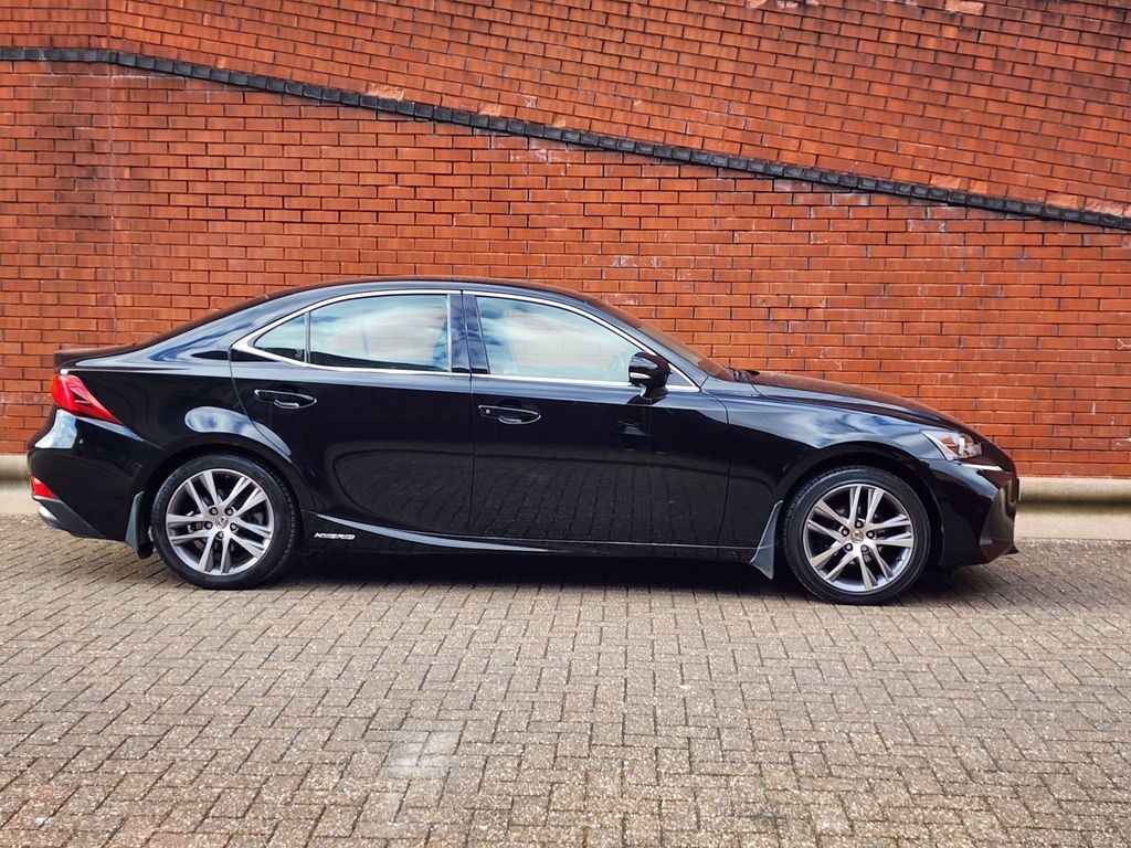 Used Lexus IS 2018 for sale - 77629436: Photo 4