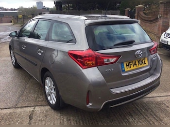 Toyota - Auris