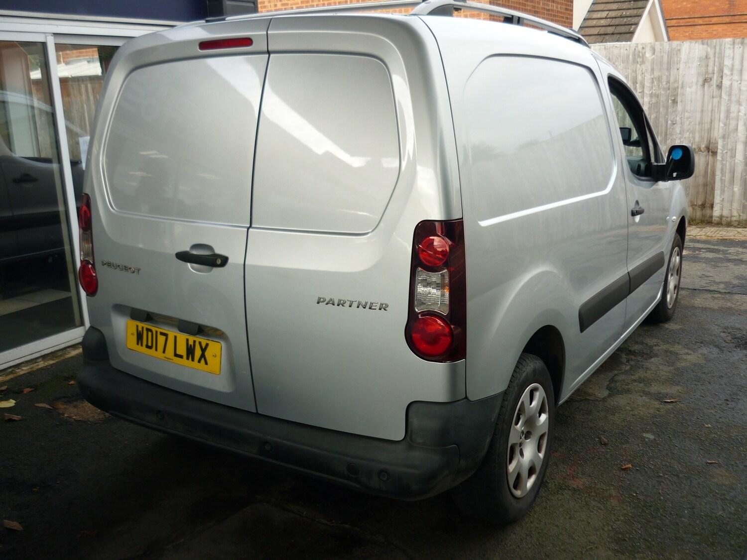 Used Peugeot Partner 2017 for sale - 76452987: Photo 6