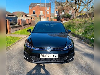 Volkswagen - Golf